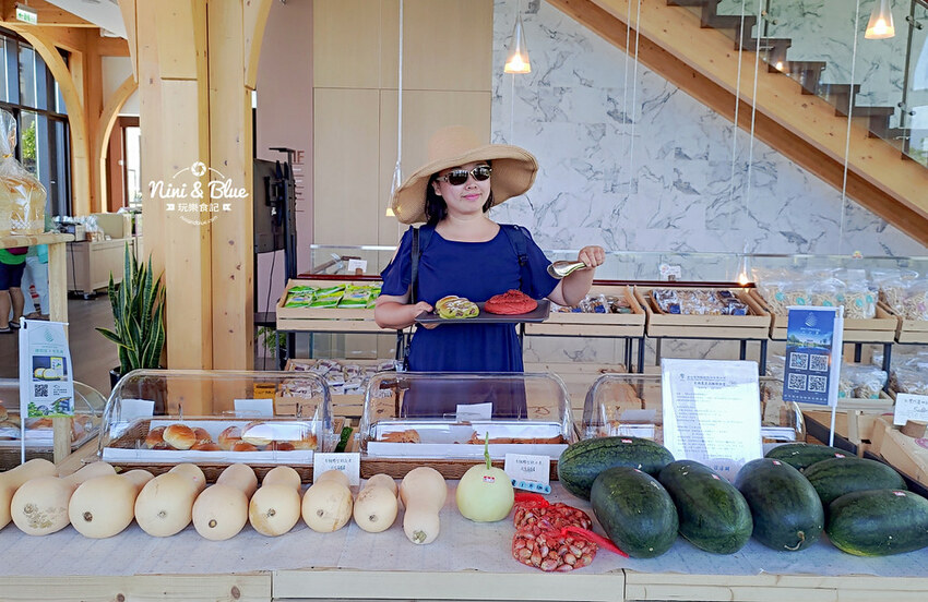 宜蘭員山景點| 棗稻田食玩農創空間，田中央大玻璃屋，周邊有魚池與落羽松大停車場 Nini and Blue 玩樂食記