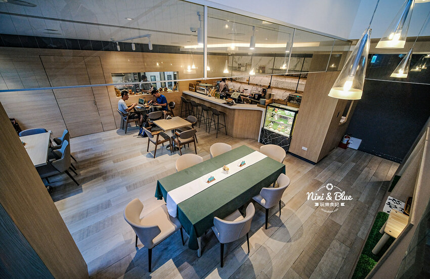 宜蘭員山景點| 棗稻田食玩農創空間，田中央大玻璃屋，周邊有魚池與落羽松大停車場 Nini and Blue 玩樂食記