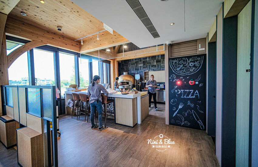 宜蘭員山景點| 棗稻田食玩農創空間，田中央大玻璃屋，周邊有魚池與落羽松大停車場 Nini and Blue 玩樂食記