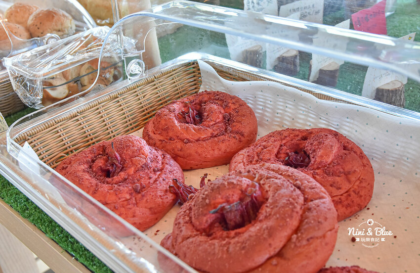 宜蘭員山景點| 棗稻田食玩農創空間，田中央大玻璃屋，周邊有魚池與落羽松大停車場 Nini and Blue 玩樂食記