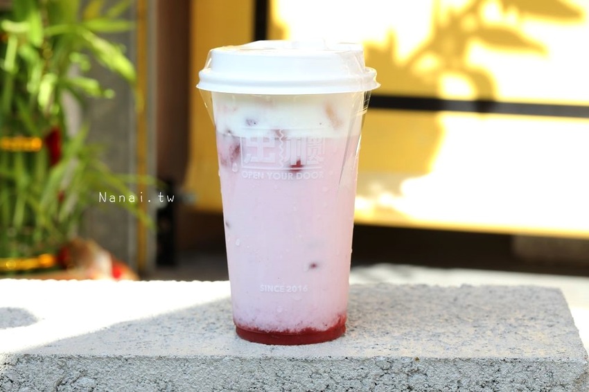 出櫃OpenYourDoor冷飲專賣(太平勤益)。罪惡奶蓋最便宜只要29元！新品可可厚奶蓋濃郁可可香,鹹甜感超欠喝；咀嚼療癒系加5元寒天,珍珠,椰果一次擁有！ - Nana愛旅行札記