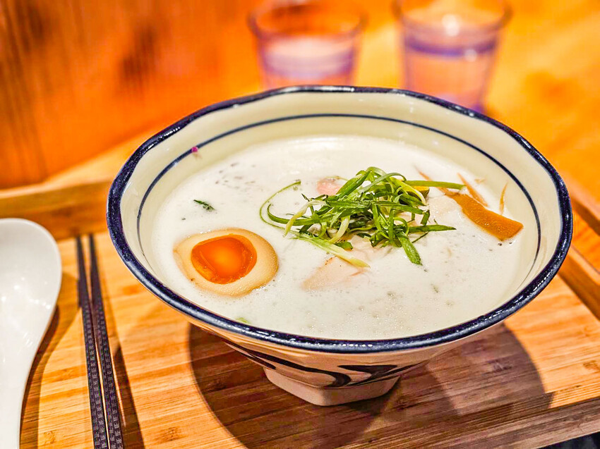 桃園市中壢區翔大拉麵店｜泡系拉麵吃過沒？有著猶如卡布奇諾般細緻泡泡的極品雞豚拉麵