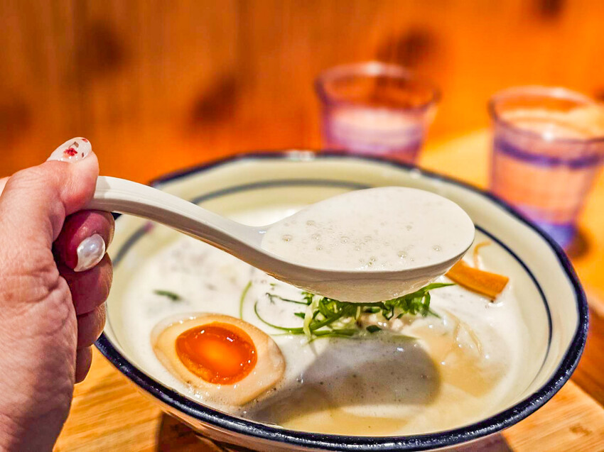 桃園市中壢區翔大拉麵店｜泡系拉麵吃過沒？有著猶如卡布奇諾般細緻泡泡的極品雞豚拉麵