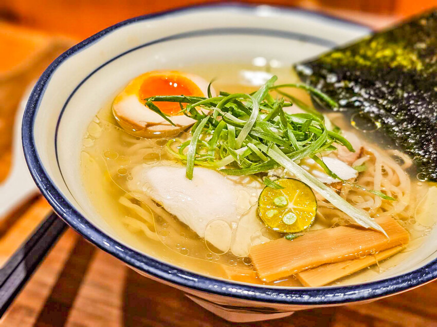 桃園市中壢區翔大拉麵店｜泡系拉麵吃過沒？有著猶如卡布奇諾般細緻泡泡的極品雞豚拉麵