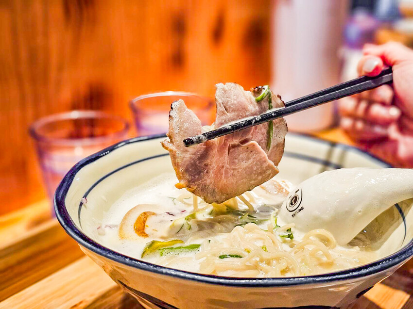 桃園市中壢區翔大拉麵店｜泡系拉麵吃過沒？有著猶如卡布奇諾般細緻泡泡的極品雞豚拉麵