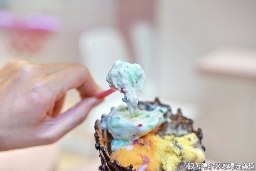 31冰淇淋巨城店。來自美國加州的網美色彩繽紛的冰淇淋專賣店!