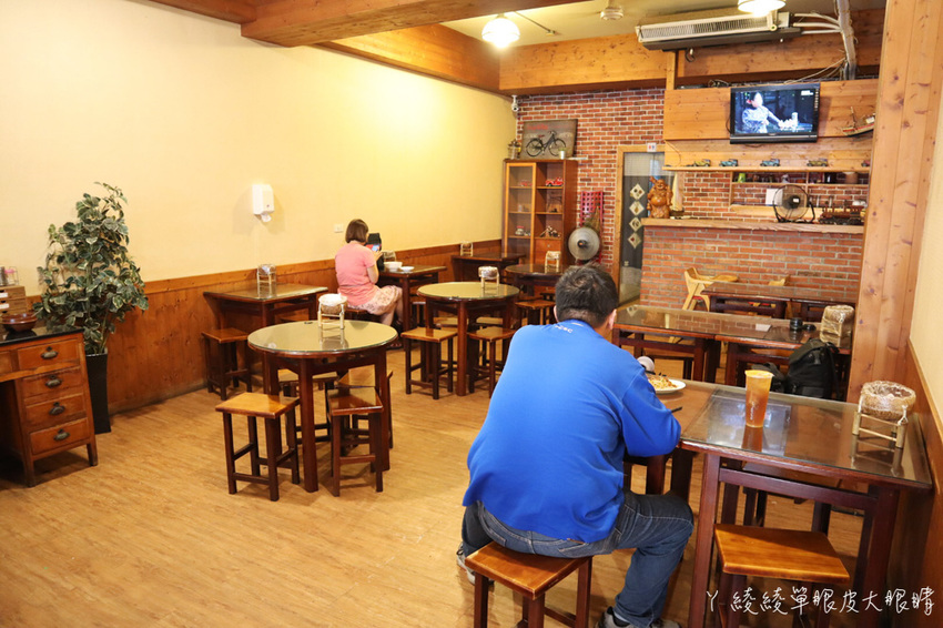 新竹美食小吃推薦光華魷魚羹!一碗五十元可吃到三種料!古早味客家湯圓、麵疙瘩、米苔目