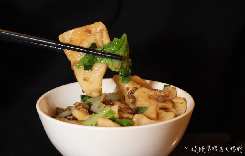 新竹美食小吃推薦光華魷魚羹！一碗五十元可吃到三種料！古早味客家湯圓、麵疙瘩、米苔目