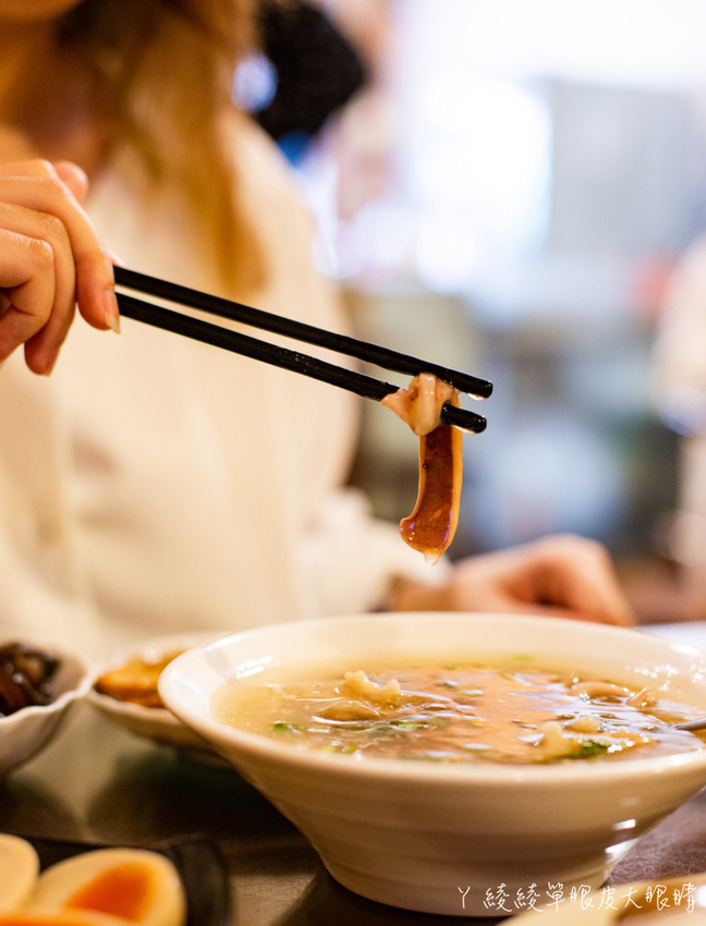 新竹美食小吃推薦光華魷魚羹!一碗五十元可吃到三種料!古早味客家湯圓、麵疙瘩、米苔目