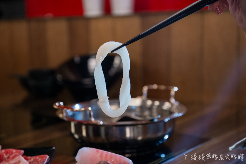 蒙古紅火鍋插旗桃園！桃園中壢火鍋吃到飽推薦，百種火鍋食材無限量供應！快跟臉一樣大的安格斯牛肉