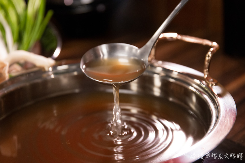 蒙古紅火鍋插旗桃園!桃園中壢火鍋吃到飽推薦,百種火鍋食材無限量供應!快跟臉一樣大的安格斯牛肉