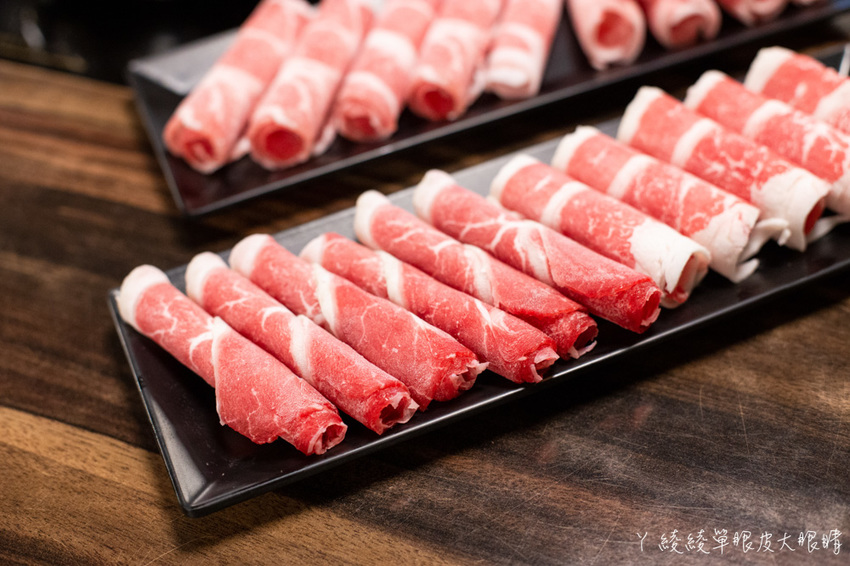 蒙古紅火鍋插旗桃園!桃園中壢火鍋吃到飽推薦,百種火鍋食材無限量供應!快跟臉一樣大的安格斯牛肉