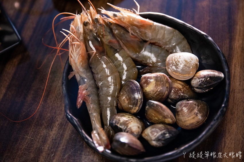 蒙古紅火鍋插旗桃園!桃園中壢火鍋吃到飽推薦,百種火鍋食材無限量供應!快跟臉一樣大的安格斯牛肉