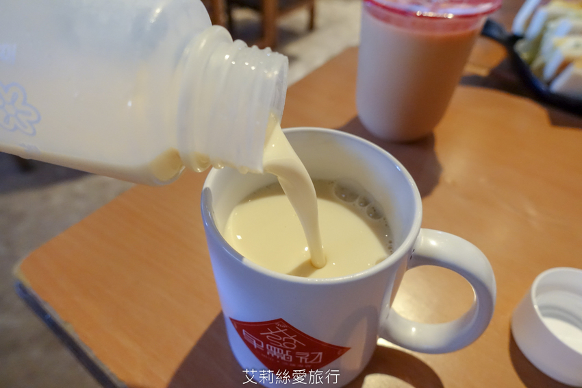 內湖美食》早點初發 真材實料花生醬火腿總匯三明治配高大鮮奶 - 艾莉絲愛旅行