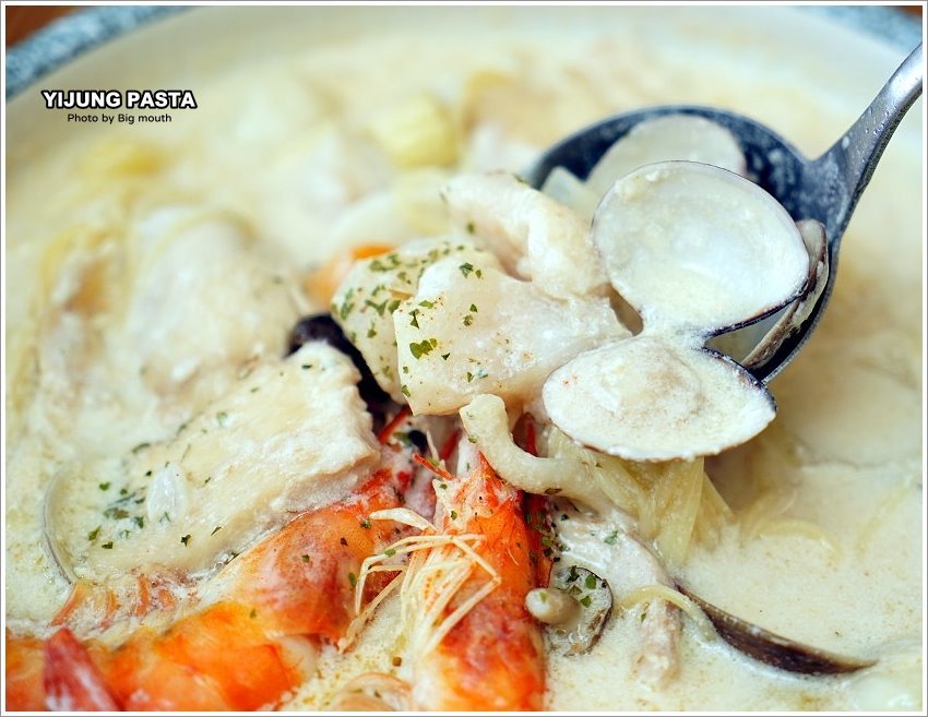 【桃園美食】義匠義式湯麵．義大利湯麵香濃美味，料多實在，澎湃大碗!