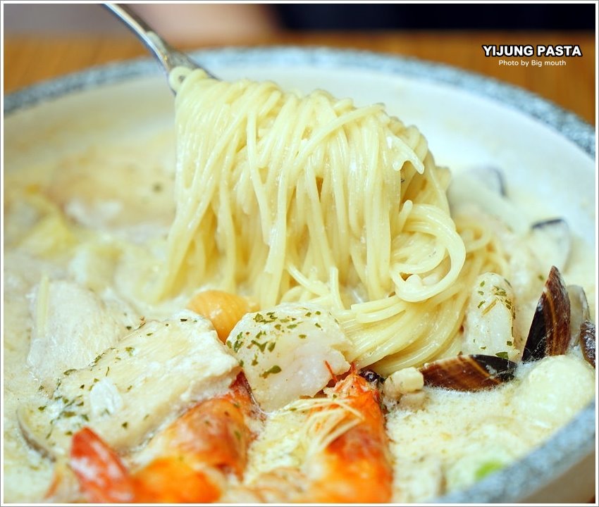 【桃園美食】義匠義式湯麵．義大利湯麵香濃美味，料多實在，澎湃大碗!