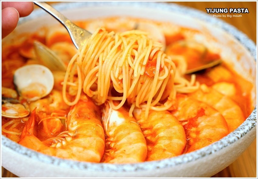 【桃園美食】義匠義式湯麵．義大利湯麵香濃美味，料多實在，澎湃大碗!