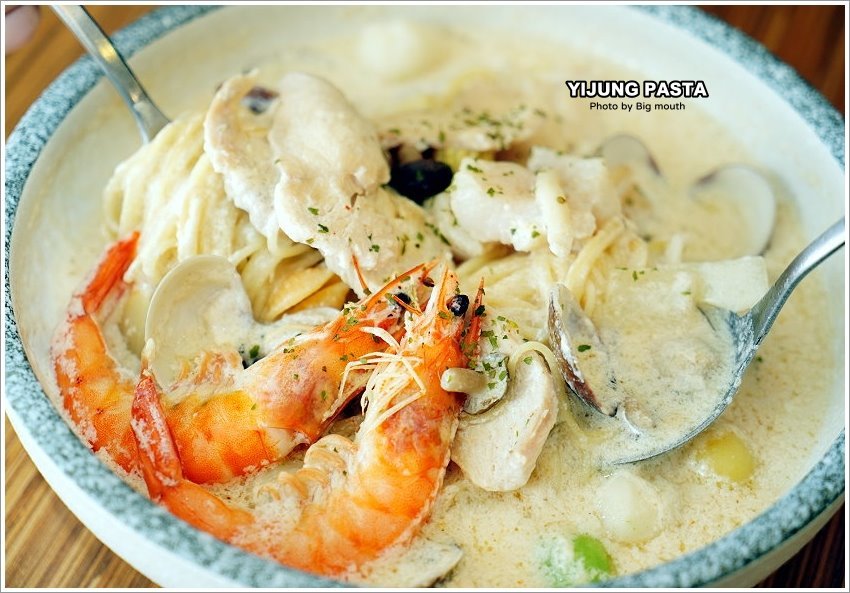 【桃園美食】義匠義式湯麵．義大利湯麵香濃美味，料多實在，澎湃大碗!