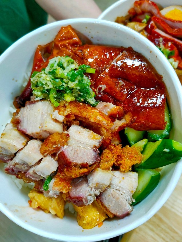 桃園中壢美食-老楊燒臘-轉換門面重新出發，我心目中第一名脆皮燒肉回來了 @民宿女王芽月-美食.旅遊.全台趴趴走