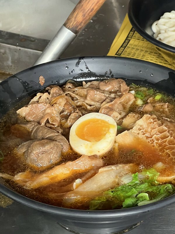 【台灣，嘉義市，東區】來吃一碗冠軍牛肉麵～半畝田北方麵食館。（嘉義美食/嘉義東區美食）