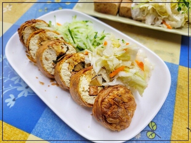 【東區】一品香春捲臭豆腐 獨特又好吃的春捲臭豆腐～台中東區、太平素食銅板美食 近精武車站、馬卡龍公園、