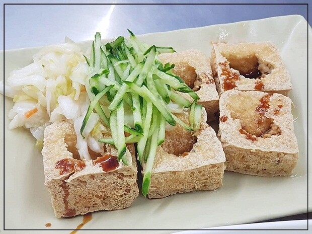 【東區】一品香春捲臭豆腐 獨特又好吃的春捲臭豆腐～台中東區、太平素食銅板美食 近精武車站、馬卡龍公園、