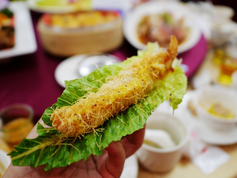 【台中南區美食】雞排本色台中忠孝店，彩色雞排你吃過了嗎？忠孝夜市內人氣雞排店，內文附詳細菜單介紹。 @熊寶小榆の旅遊日記