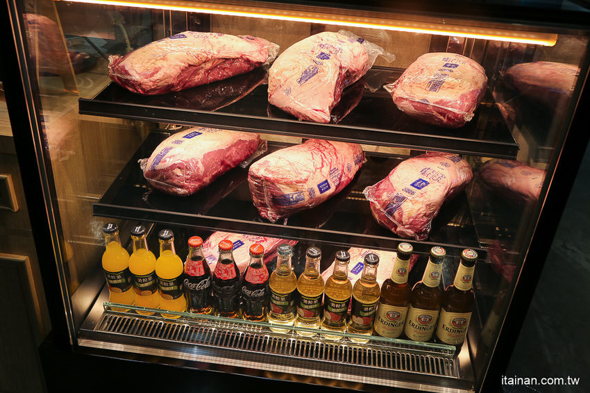 台南火鍋｜台中超人氣網美火鍋店來台南囉!頂級冷藏肉專賣，200多元起跳吃平價有質感火鍋打卡還送肉肉「House V 好室鍋物台南育樂店」 - 台南好Food遊