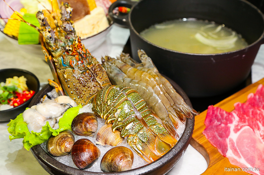 台南火鍋｜台中超人氣網美火鍋店來台南囉!頂級冷藏肉專賣，200多元起跳吃平價有質感火鍋打卡還送肉肉「House V 好室鍋物台南育樂店」 - 台南好Food遊