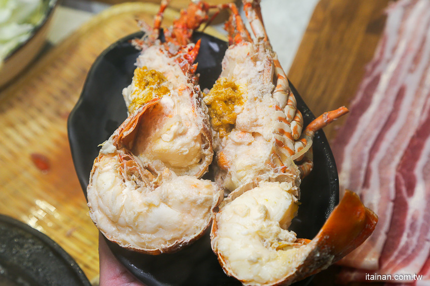 台南火鍋｜台中超人氣網美火鍋店來台南囉!頂級冷藏肉專賣，200多元起跳吃平價有質感火鍋打卡還送肉肉「House V 好室鍋物台南育樂店」 - 台南好Food遊