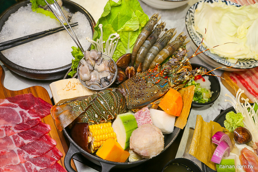 台南火鍋｜台中超人氣網美火鍋店來台南囉!頂級冷藏肉專賣，200多元起跳吃平價有質感火鍋打卡還送肉肉「House V 好室鍋物台南育樂店」 - 台南好Food遊