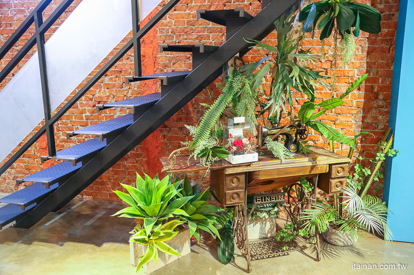 台南火鍋｜台中超人氣網美火鍋店來台南囉!頂級冷藏肉專賣，200多元起跳吃平價有質感火鍋打卡還送肉肉「House V 好室鍋物台南育樂店」 - 台南好Food遊