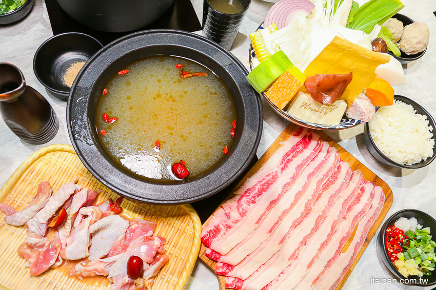 台南火鍋｜台中超人氣網美火鍋店來台南囉!頂級冷藏肉專賣，200多元起跳吃平價有質感火鍋打卡還送肉肉「House V 好室鍋物台南育樂店」 - 台南好Food遊