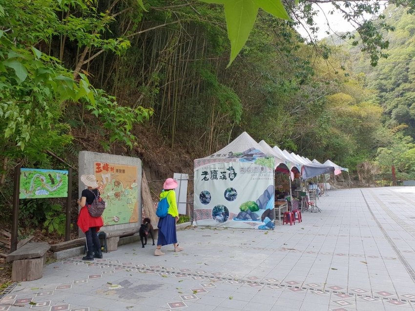 【新竹.尖石鄉】老鷹溪親子親水步道。平緩好走30分鐘可抵ˋ達瀑布。享受森林芬多精的洗禮