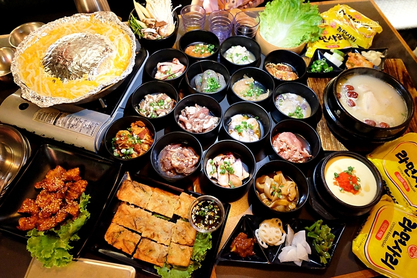 肉羹味。隱藏版「阿嬤古早味赤肉羹」，假日只賣3小時，還沒打烊就賣光！ @蹦啾♥謝蘿莉 La vie heureuse