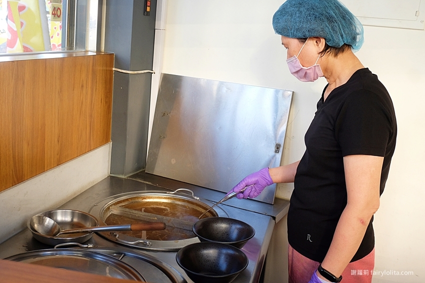 肉羹味。隱藏版「阿嬤古早味赤肉羹」，假日只賣3小時，還沒打烊就賣光！ @蹦啾♥謝蘿莉 La vie heureuse