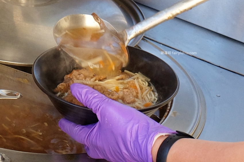 肉羹味。隱藏版「阿嬤古早味赤肉羹」，假日只賣3小時，還沒打烊就賣光！ @蹦啾♥謝蘿莉 La vie heureuse