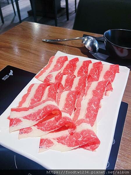 [台北火鍋]樹林區「崔官麻辣.石頭.鴛鴦鍋（樹林店）」多次回