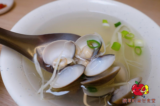 [食記] 新竹東區 - 皇鳴 炒飯王國 炒功厲害充滿鍋香 料多味美份量足 咖哩炒麵香牛肉嫩 蛤蜊薑絲鮮甜對味 新竹美食