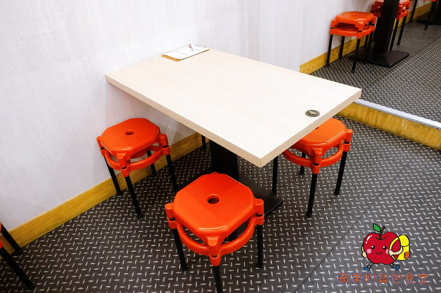 [食記] 新竹東區 - 皇鳴 炒飯王國 炒功厲害充滿鍋香 料多味美份量足 咖哩炒麵香牛肉嫩 蛤蜊薑絲鮮甜對味 新竹美食