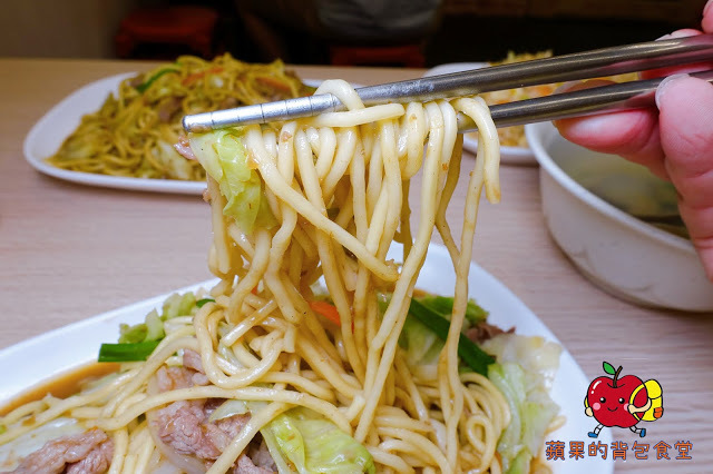 [食記] 新竹東區 - 皇鳴 炒飯王國 炒功厲害充滿鍋香 料多味美份量足 咖哩炒麵香牛肉嫩 蛤蜊薑絲鮮甜對味 新竹美食