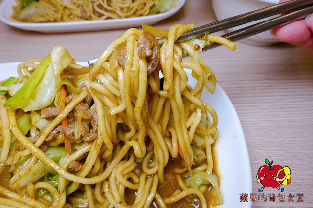 [食記] 新竹東區 - 皇鳴 炒飯王國 炒功厲害充滿鍋香 料多味美份量足 咖哩炒麵香牛肉嫩 蛤蜊薑絲鮮甜對味 新竹美食