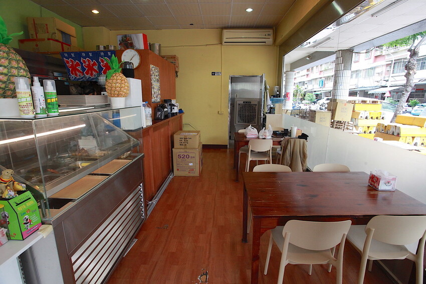 高雄市三民區吃。高雄美食｜三民區。「家元手工豆花 剉冰」Goole233則評論獲得4.8顆星，專賣古早味豆花，剉冰有黑糖漿跟