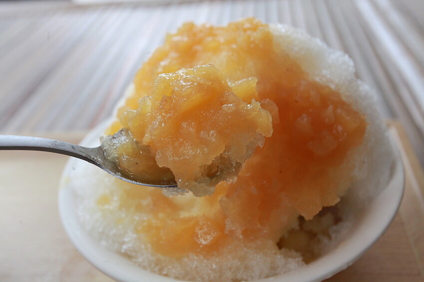 高雄市三民區吃。高雄美食｜三民區。「家元手工豆花 剉冰」Goole233則評論獲得4.8顆星，專賣古早味豆花，剉冰有黑糖漿跟