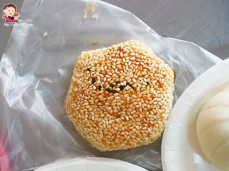 桃園中壢美食-老民生豆漿燒餅油條店-65年江蘇燒餅老字號,超大招牌餅只要15元 @民宿女王芽月-美食.旅遊.全台趴趴走