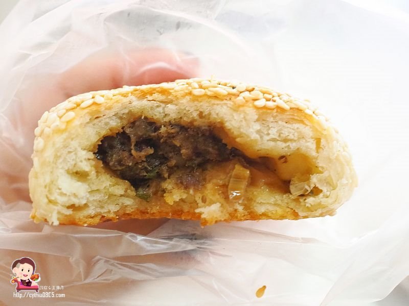 桃園中壢美食-老民生豆漿燒餅油條店-65年江蘇燒餅老字號,超大招牌餅只要15元 @民宿女王芽月-美食.旅遊.全台趴趴走