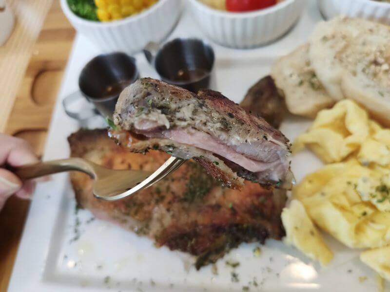 旺德福樂 嫩煎香草雞腿肉