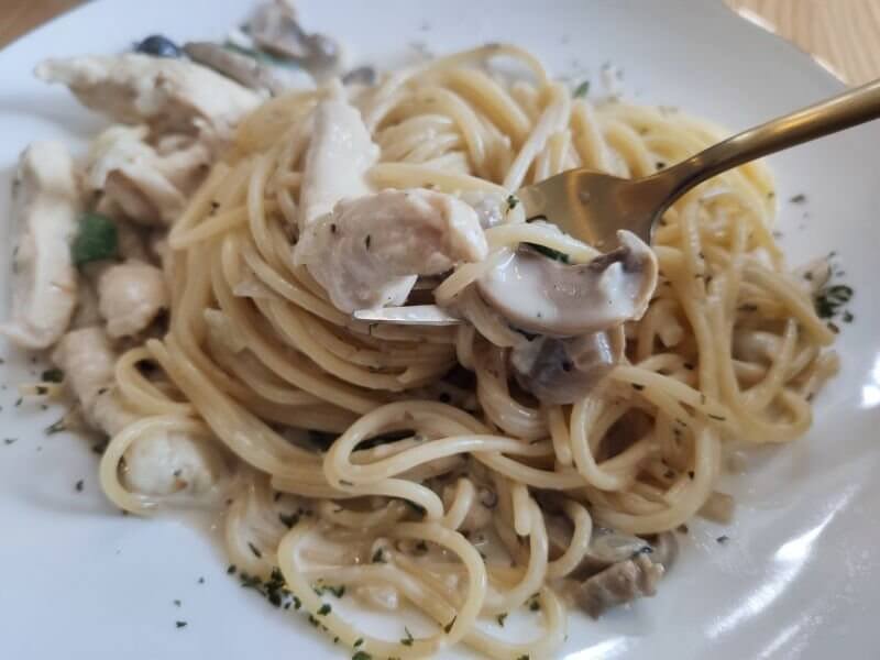 旺德福樂 奶油雞肉義大利麵