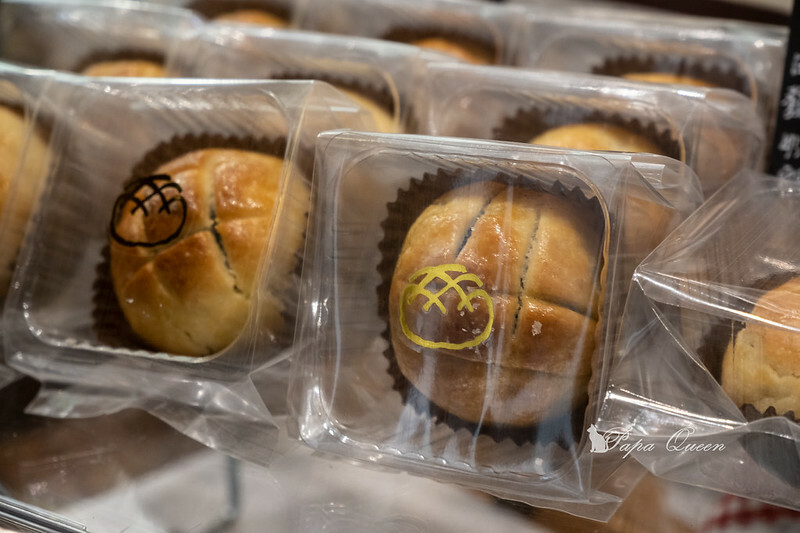 台中西區 ｜麵包 柳川屋麵包店~柳川 や 超大菠蘿麵包  台款麵包系日式質感