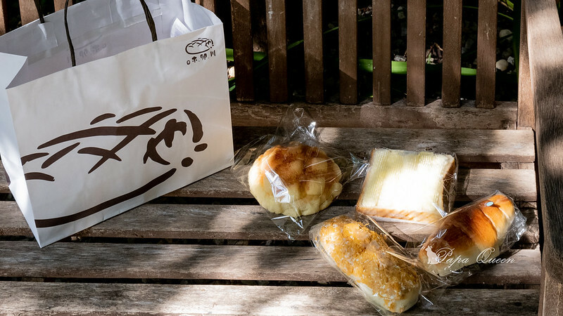 台中西區 ｜麵包 柳川屋麵包店~柳川 や 超大菠蘿麵包  台款麵包系日式質感